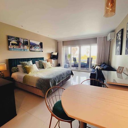Sea View W Balcony 2 Mins Walk To Beach & Casino 에수투릴 외부 사진