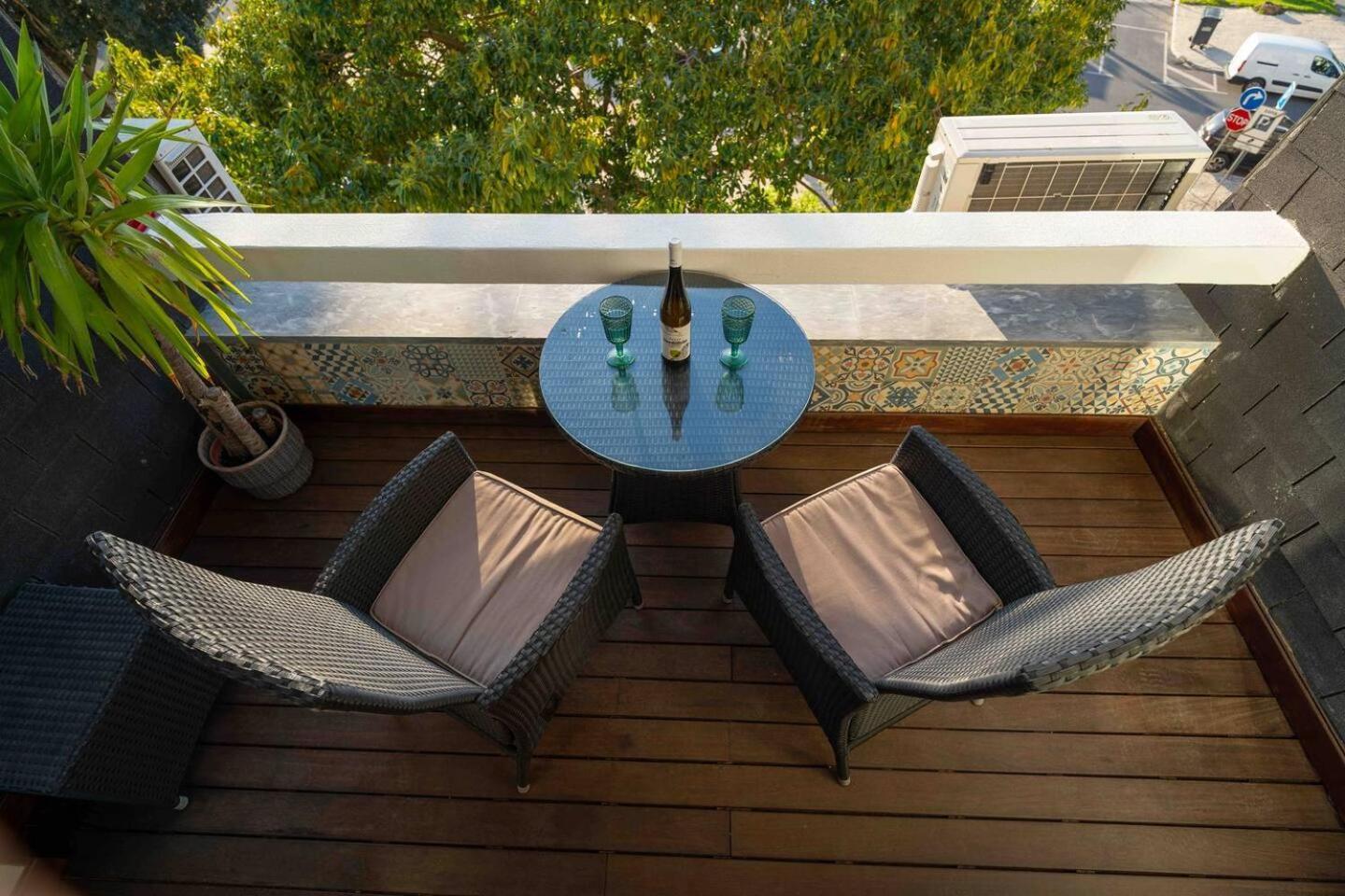 Sea View W Balcony 2 Mins Walk To Beach & Casino 에수투릴 외부 사진